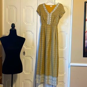 Emberley yellow/ cream maxi dress size XS